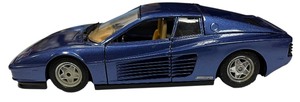 lot 13 image: 124 scale-die cast model car Blue Ferrari Testa Rossa