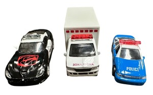 lot 130 image: Collectible Emergency Vehicle Replicas, Bundle of 3