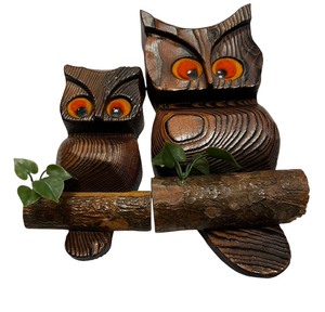 lot 055 image: Vintage Carved Owls Perched on Wood, Set of 2