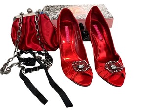 lot 077 image: Bordello Red Low Heels Size 7 with matching chained evening purse