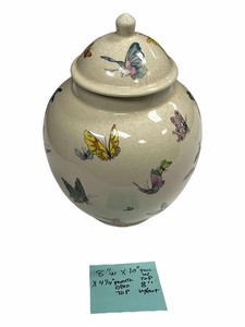 lot 084 image: Beautiful Hand Painted Butterflies 8 X 12 Ginger Urn Vase