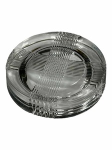 lot 175 image: vintage, heavy, round ashtray 6.25 x 1.5