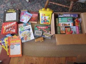 lot 23 image: Large lot of puzzles, games and act...