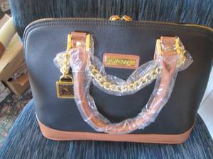lot 24 image: New large ladies satchel purse...