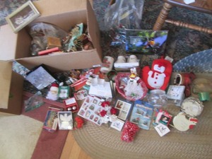 lot 25 image: Large collection of Christmas ornam...