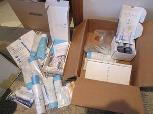 lot 74 image: Skinn care products and accessories...