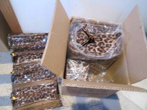 lot 81 image: 3pc JM New York Leopard print beaut...