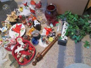 lot 88 image: Large lot of Cardinal and other the...