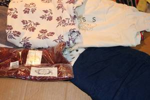 lot 515 image: box of sweaters sizes vary see phot...