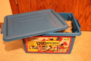 lot 533 image: small lego box includes other misce...