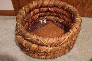 lot 534 image: decorative wicker basket...