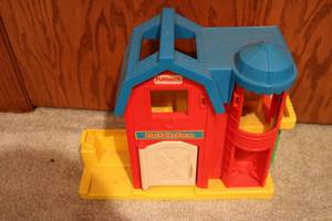 lot 536 image: PlaySkool Flat Folks Farm barn...