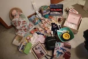 lot 549 image: assorted kids toys, books, decor, a...