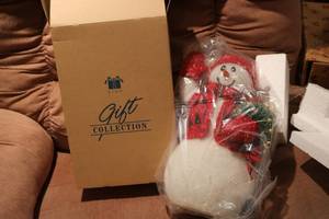 lot 598 image: Avon new in box fiber optic snowman...