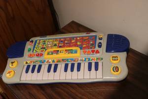 lot 675 image: VTECH LITTLE SMART SUPERSOUND WORKS...