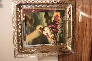 lot 678 image: Metal Jesus shadow box...