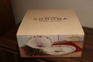 lot 690 image: Sonoma 2pc Completer set with large...