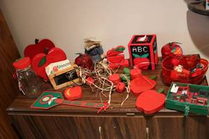lot 695 image: assorted apple decor...