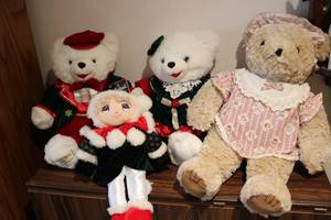 lot 709 image: teddy bears and Christmas doll...