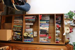 lot 716 image: Entire contents of book shelf...