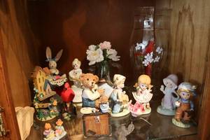 lot 732 image: small lot of decorative trinkets an...