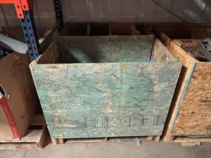 lot 29 image: PalletCrate of Flange Hangers