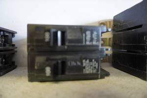 lot 7 image: 1 - Siemens Brand Type BL 2100 Amp Bolt On Circuit Breakers