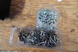 lot 16 image: 1 - Lot of Breaker Install Screws With Service Panel Box Screws