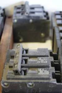 lot 28 image: 1 - Siemens 320 Amp Type Q Circuit Breakers,  1 - Siemens 330 Amp Type Q Circuit Breakers