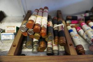 lot 34 image: 23- TRS 10 Amp Fuses