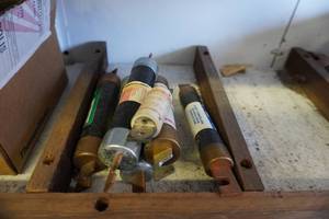 lot 40 image: 7 - TRS & FLSR 150 Amp Fuses
