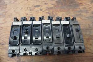lot 51 image: 7 - ITE Brand EH1 80 -20 20 Amp Circuit Breakers