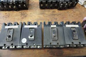 lot 52 image: 4 - ITE Brand EH1 Circuit Breakers
