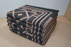 lot 19 image: Outdoor Area Rug