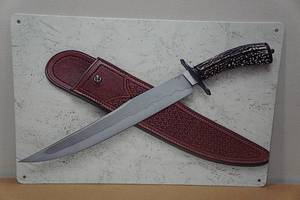 lot 37 image: Novelty Metal Sign -Collectable Knife