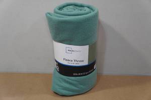 lot 49 image: Main Stay Fleece Throw 50x60