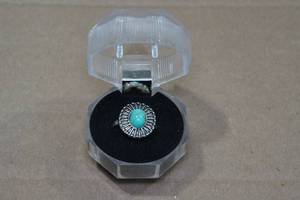 lot 106 image: Turquoise Silver Tone Ring