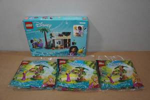 lot 114 image: Assorted Lego Disney Building Sets