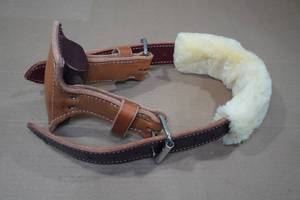 lot 128 image: Professionals Choice Schutz Dare Cribbing Collar