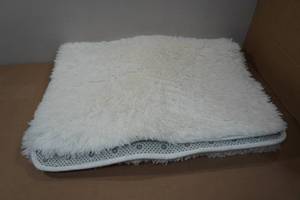 lot 142 image: Plush Runner Rug - 2 x 6