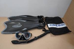lot 152 image: Cressi Adult Rondine Palau Fin Snorkel Set -Fin Size LXL