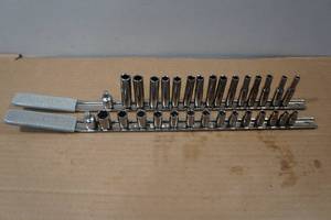 lot 192 image: 14 Drive Deep and Shallow Craftsman Sockets