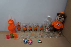 lot 222 image: Assorted A&W Collectors Items