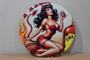 lot 228 image: Novelty Metal Sign -Whiskey