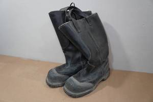 lot 247 image: Thorogood Firefighter Waterproof Boots -Size 6.5