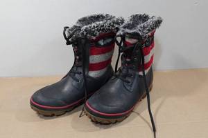lot 273 image: Bogs Striped Waterproof Boots - Womens 11