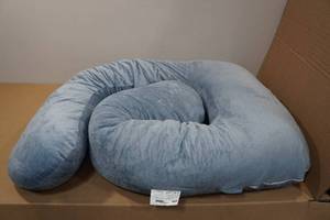lot 37A image: Chilling Home Full Body Pregnancy Pillow