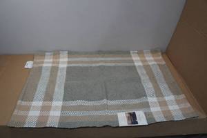 lot 48A image: IndoorOutdoor 25x38 Accent Rug