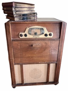 Admiral Floor Model 7C62-N Radio Phonograph