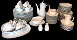 lot 17 image: Noritake Fremont 6127 China Set